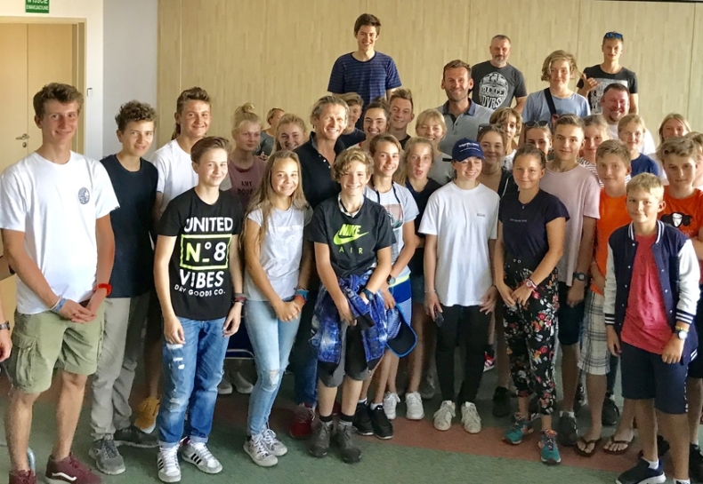 Zajęcia Rozwiń żagle dla kończących pływanie w klasach Optimist i Laser 4.7 - GospodarkaMorska.pl