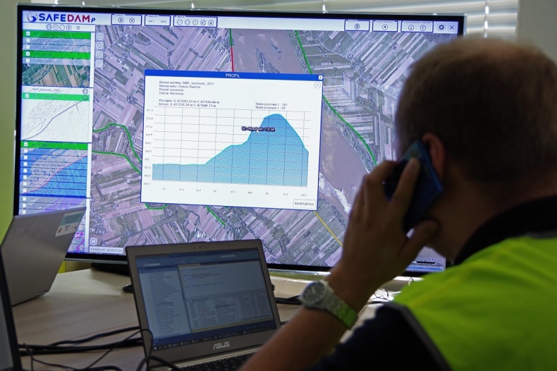 Konsorcjum polskich firm pracuje nad innowacyjnym systemem monitoringu zagrożeń powodziowych - GospodarkaMorska.pl