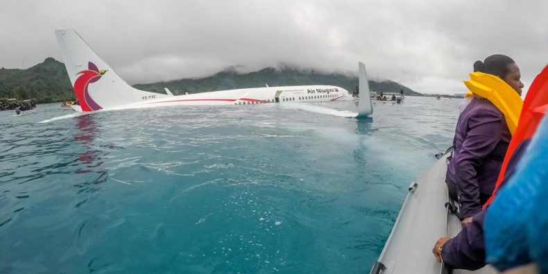 Awaryjne lądowanie samolotu na lagunie w Mikronezji; wszyscy przeżyli (foto, wideo) - GospodarkaMorska.pl