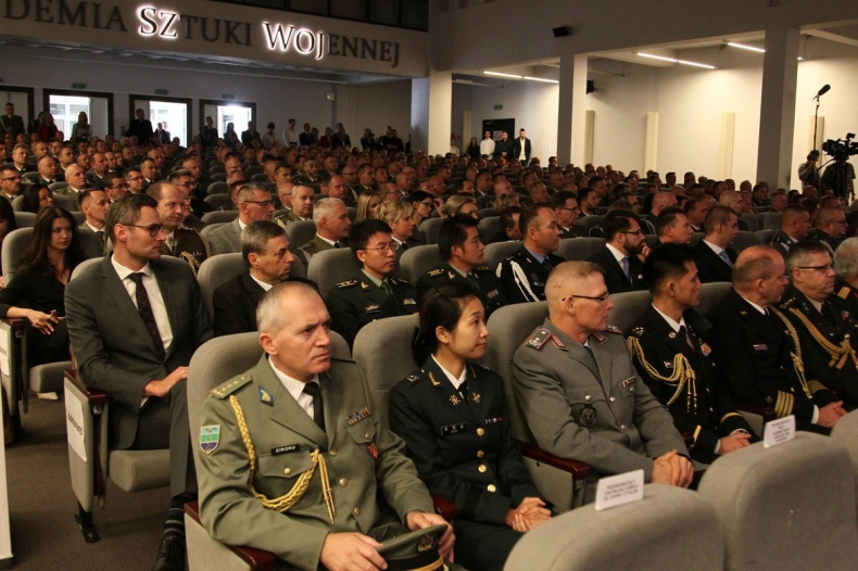 Wiceszef MON: Uczelnie wojskowe powinny współpracować - GospodarkaMorska.pl