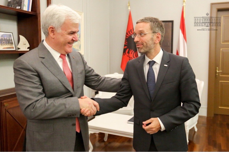 UE podpisała umowę z Albanią ws. ochrony granic - GospodarkaMorska.pl