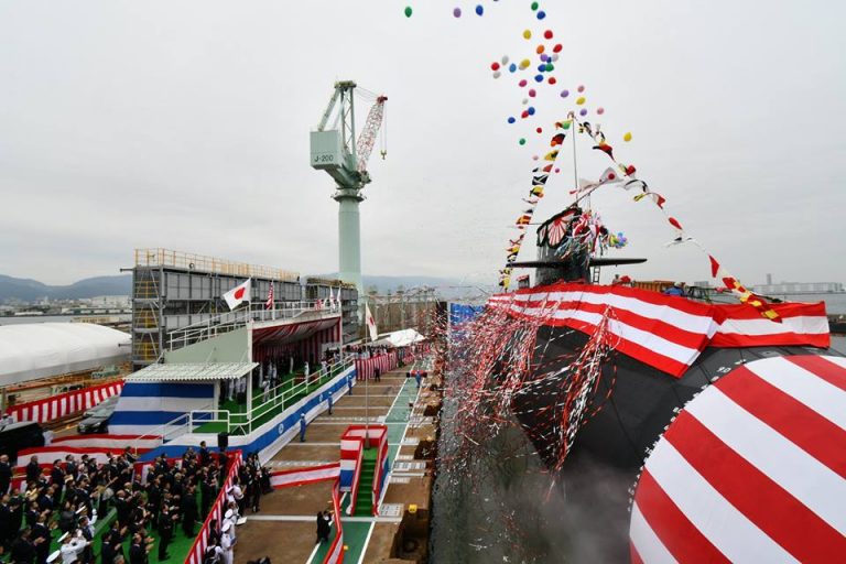 Japonia zwodowała pierwszy napędzany po części elektrycznie okręt podwodny - GospodarkaMorska.pl