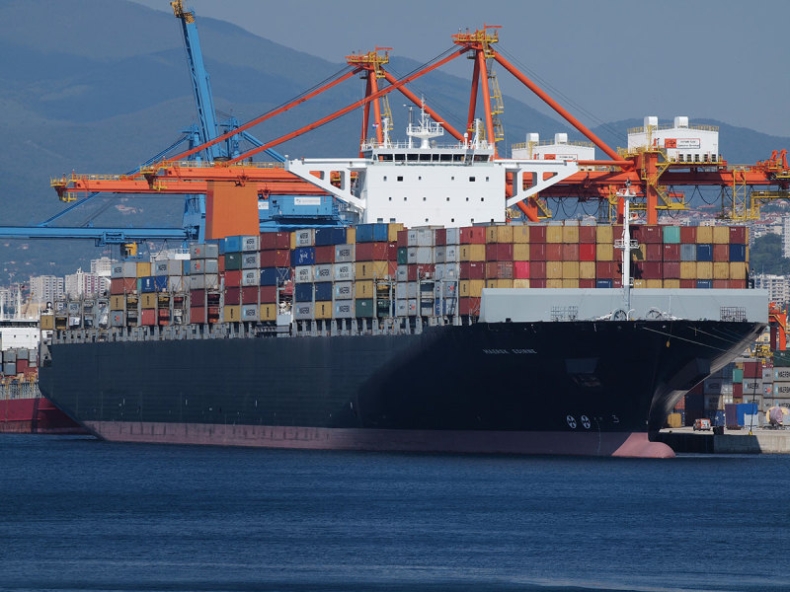 Maersk powiązany ze sprzedażą dwóch kontenerowców - GospodarkaMorska.pl