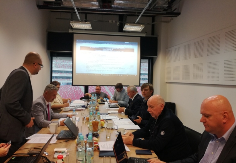 Za nami październikowe posiedzenie Zarządu Polskiego Związku Żeglarskiego - GospodarkaMorska.pl