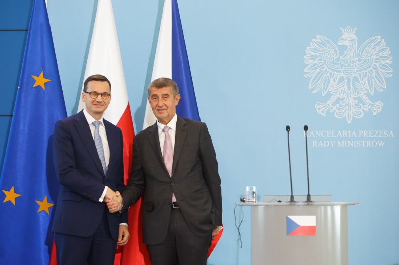 Polityka migracyjna, Brexit i budżet UE tematami rozmów Morawieckiego i Babisza - GospodarkaMorska.pl