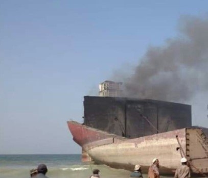 Kolejny pożar w pakistańskiej stoczni Gadani. Siedem osób rannych, trzy w stanie krytycznym - GospodarkaMorska.pl