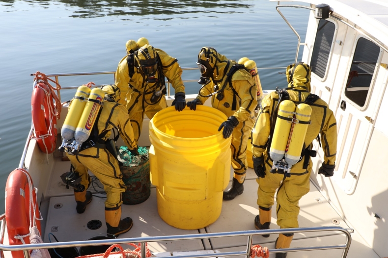 Patrol 18 - ćwiczenia w porcie Dziwnów - GospodarkaMorska.pl