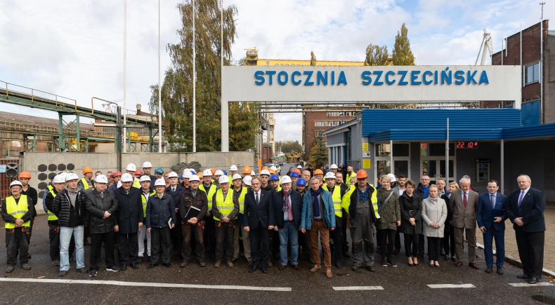Szczecińscy stoczniowcy świętowali przywrócenie historycznej nazwy (foto) - GospodarkaMorska.pl