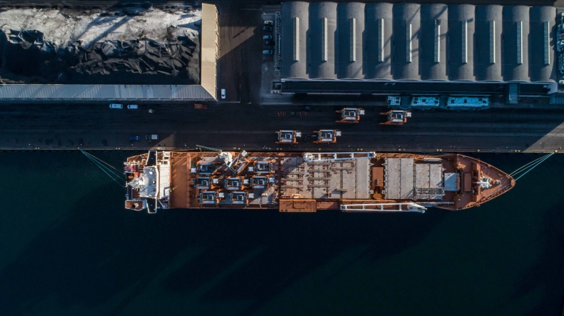 13 stradle carriers płynie z Gdyni do amerykańskiego portu (foto, wideo) - GospodarkaMorska.pl