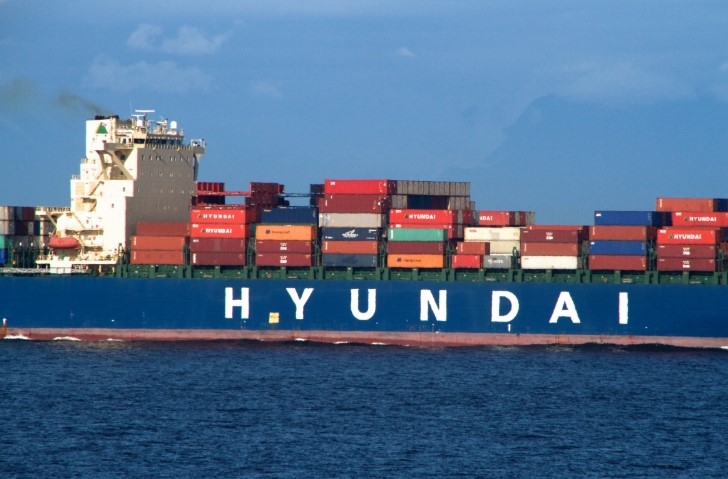 HMM wprowadzi dodatkową opłatę paliwową od nowego roku - GospodarkaMorska.pl