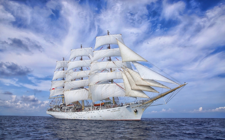 MGMiŻŚ: Święto odzyskania niepodległości w Japonii. Dar Młodzieży płynie do Osaki - GospodarkaMorska.pl