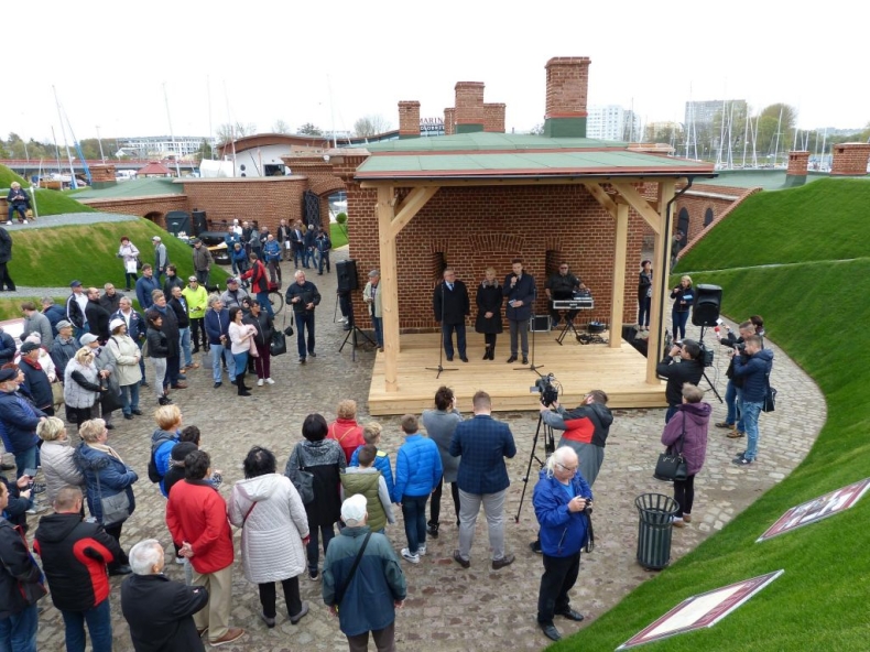 Remont zakończony. W Kołobrzegu otwarto redutę Morast (foto) - GospodarkaMorska.pl