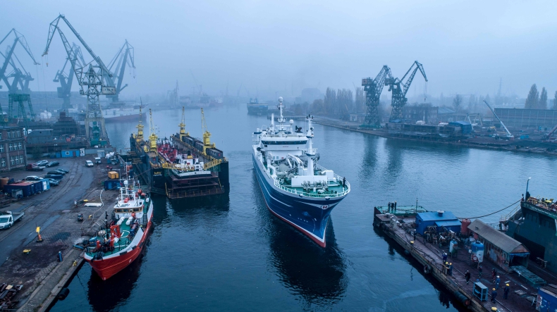 Kolejny ciekawy projekt stoczni Alkor - przedłużyli statek rybacki [foto,wideo] - GospodarkaMorska.pl