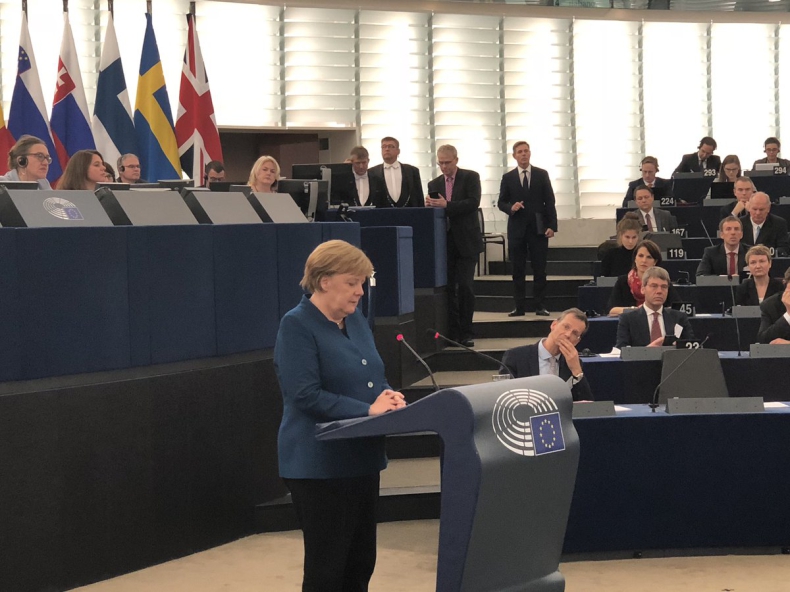 Czarnecki: Wystąpienie Merkel w PE nie było jej politycznym testamentem - GospodarkaMorska.pl