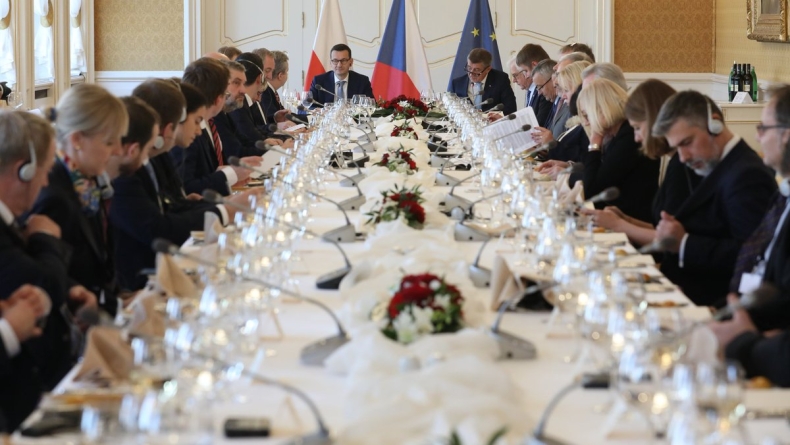 Czechy/Premier Morawiecki w HN: Nie widzę między nami konfliktu interesów - GospodarkaMorska.pl