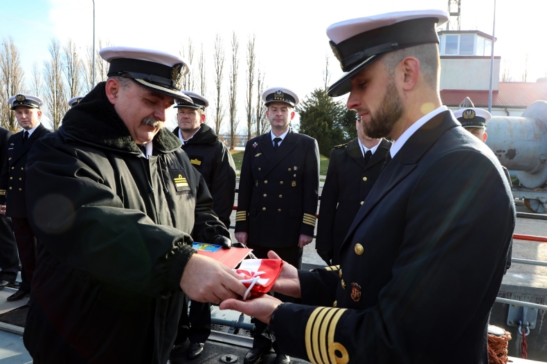 Nowy dowódca ORP Hańcza - GospodarkaMorska.pl