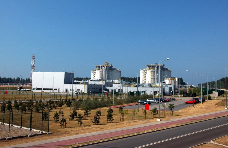PGNiG: 100 stacji regazyfikacji LNG w ciągu trzech lat - GospodarkaMorska.pl