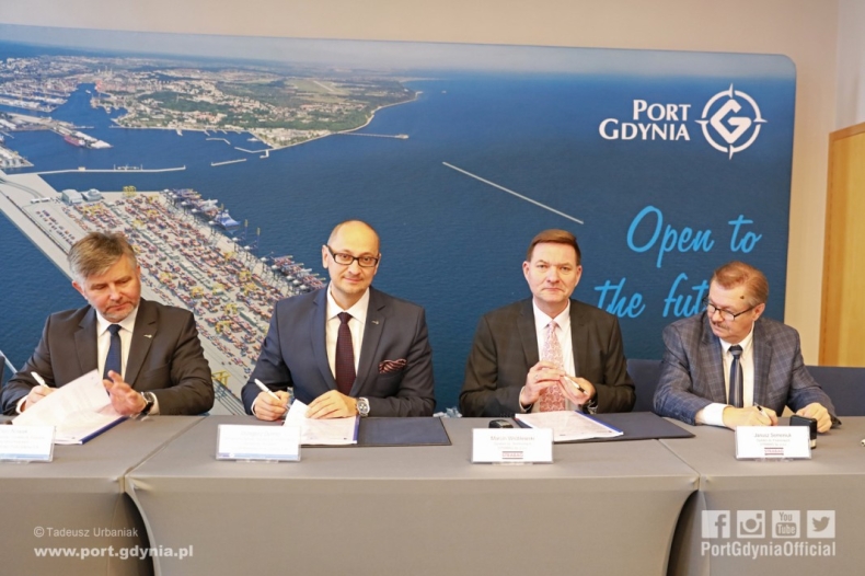 Rusza przebudowa nabrzeża Słowackiego w Porcie Gdynia - GospodarkaMorska.pl