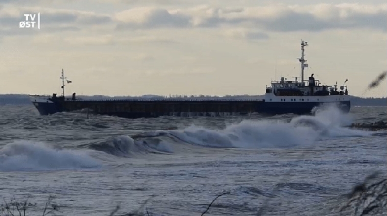 Polski statek na mieliźnie w Danii - GospodarkaMorska.pl