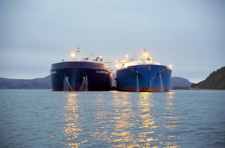 Jamał LNG przeprowadził pierwszy załadunek LNG ze statku na statek w Norwegii - GospodarkaMorska.pl
