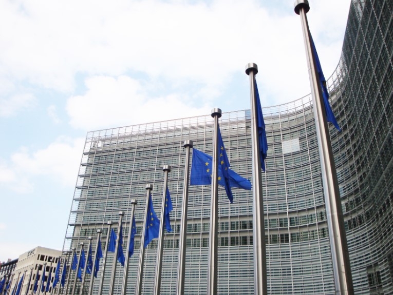 Komisja Europejska zatwierdziła sprzedaż niemieckiego HSH Nordbanku - GospodarkaMorska.pl