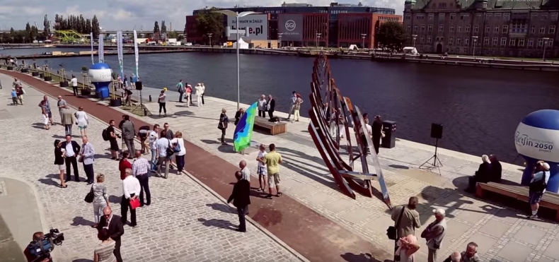 Szczecin: Nowe tablice w Alei Żeglarzy - GospodarkaMorska.pl