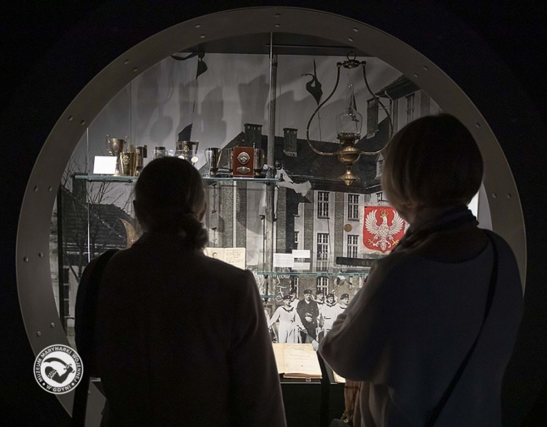 „Mamy rozkaz Cię utrzymać…” – wystawa w Muzeum Marynarki Wojennej w Gdyni - GospodarkaMorska.pl