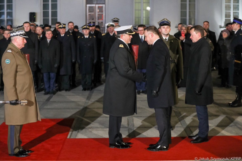 W Dniu Podchorążego prezydent wręczył nominacje generalską i admiralską - GospodarkaMorska.pl