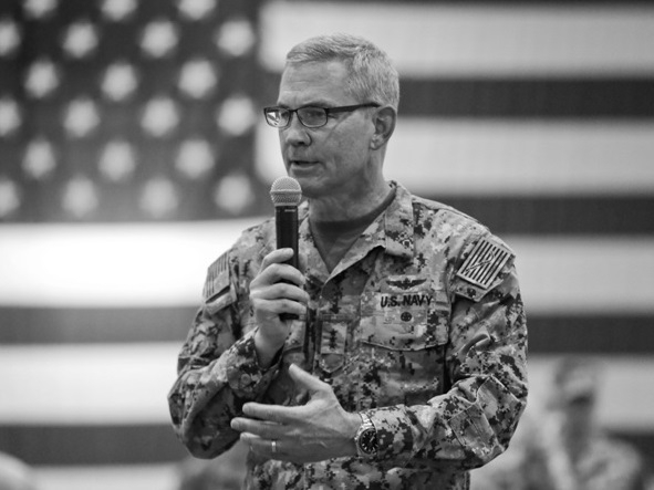 Dowódca marynarki wojennej USA na Bliskim Wschodzie znaleziony martwy w Bahrajnie - GospodarkaMorska.pl