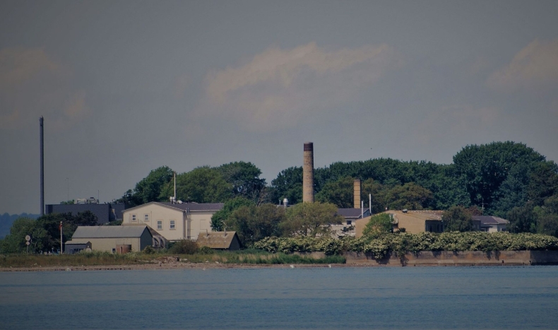 NYT: władze Danii planują wysyłać niechcianych migrantów na wyizolowaną wyspę - GospodarkaMorska.pl