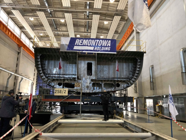 Położenie stępki pod nowoczesny niszczyciel min projektu 258 KORMORAN II (foto) - GospodarkaMorska.pl