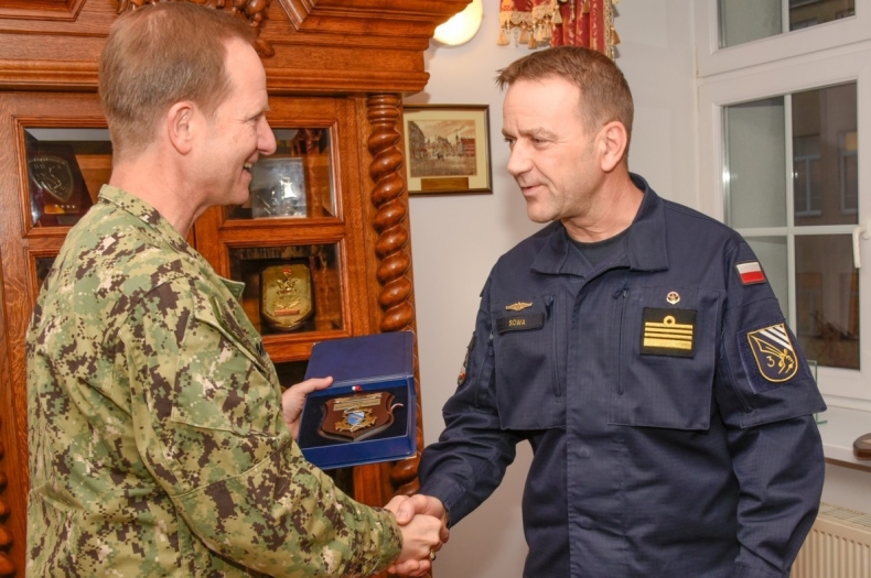 Zastępca dowódcy 2. Floty USA z wizytą w Gdyni - GospodarkaMorska.pl