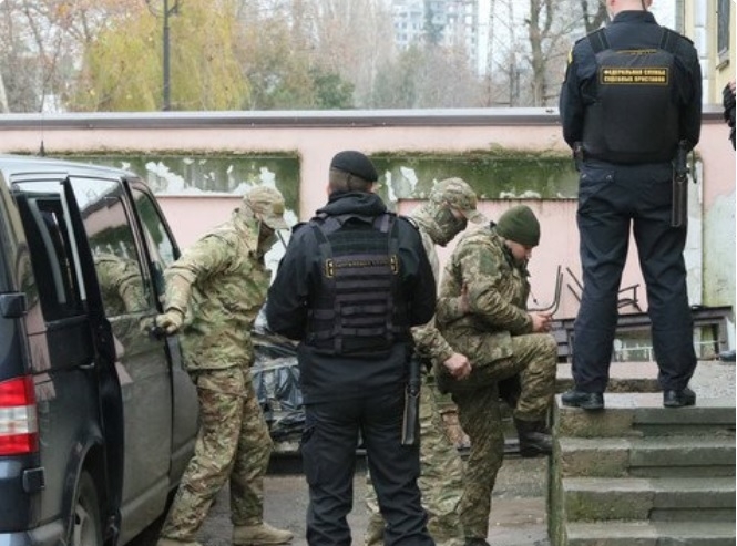 Rzeczniczka praw człowieka odwiedziła rannych marynarzy Ukrainy - GospodarkaMorska.pl