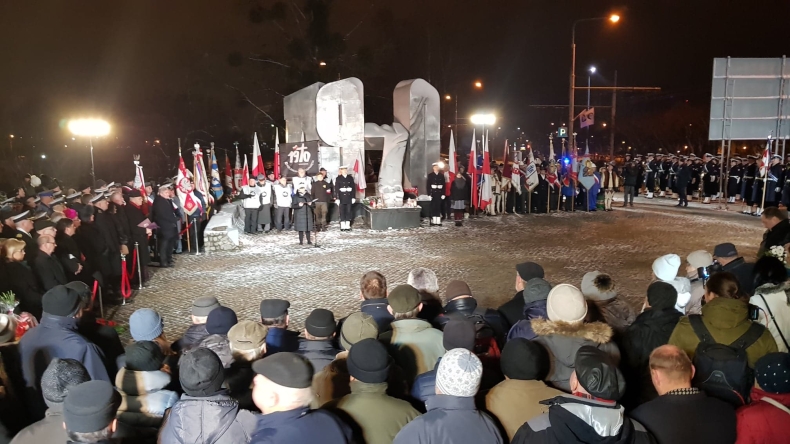 Prezydent: To dzięki ofiarom Grudnia’70 żyjemy w niepodległej, suwerennej ojczyźnie - GospodarkaMorska.pl