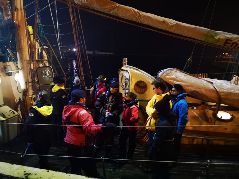 Światło, które łączy wypłynęło do Karlskrony - GospodarkaMorska.pl