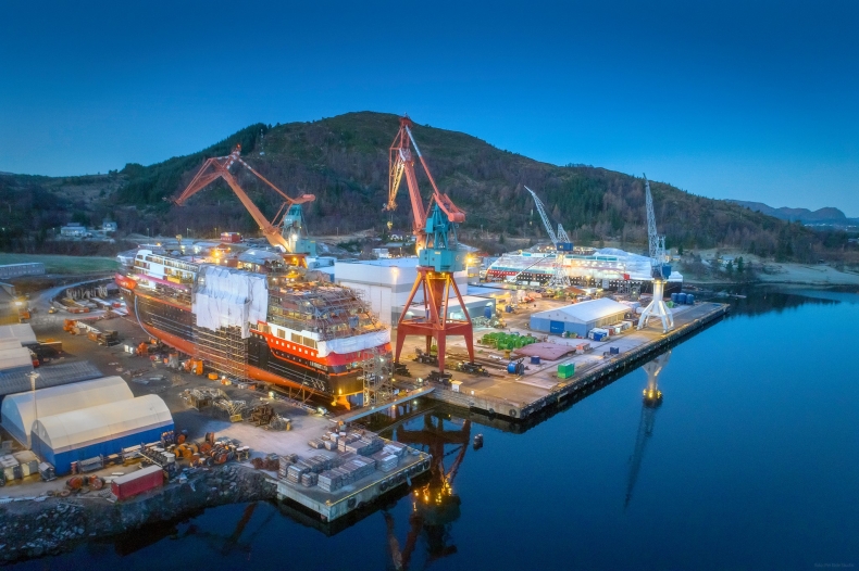 Zwodowano drugi arktyczny wycieczkowiec dla Norwegów. W jego budowie pomogła stocznia z Gdańska (wideo) - GospodarkaMorska.pl