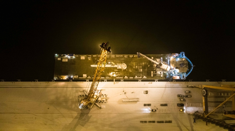 Zobacz załadunek dźwigu statkowego w Porcie Gdynia (foto, wideo) - GospodarkaMorska.pl