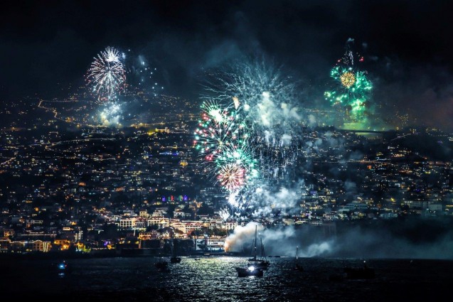 Zobacz, jak witają Nowy Rok na Maderze. W rolach głównych fajerwerki i wycieczkowce (wideo) - GospodarkaMorska.pl