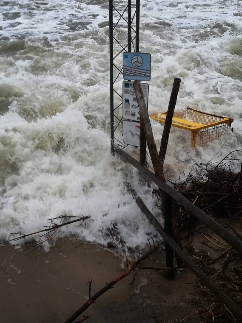 Stabilizuje się sytuacja hydrologiczna na Żuławach i Zalewie Wiślanym - GospodarkaMorska.pl