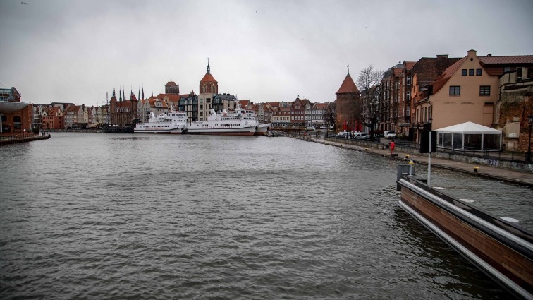 IMGW: słabnie wiatr i stabilizuje się sytuacja hydrologiczna na Wybrzeżu - GospodarkaMorska.pl