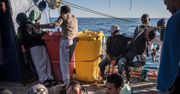 Hiszpania: Rozbito gang przerzucający nielegalnych migrantów - GospodarkaMorska.pl