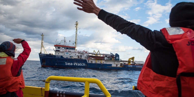 49 migrantów blokowanych na Morzu Śródziemnym przybyło na Maltę - GospodarkaMorska.pl