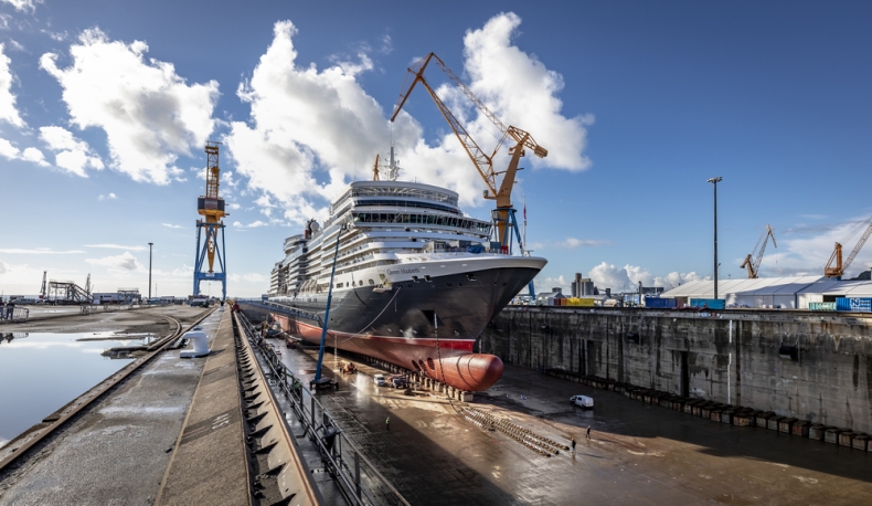 Damen zainstalował skrubery na zmodernizowanym wycieczkowcu Queen Elizabeth - GospodarkaMorska.pl