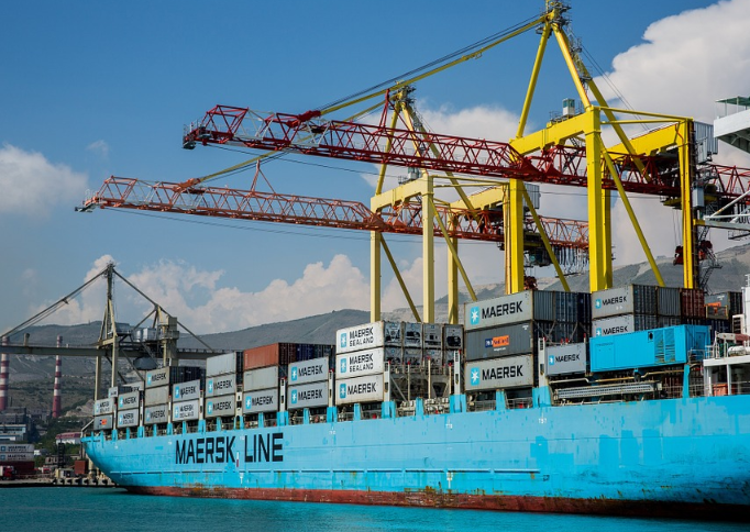 Maersk odebrał nowy kontenerowiec Vilnia Maersk. Jednostka będzie pływać po Bałtyku - GospodarkaMorska.pl