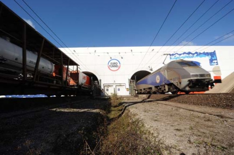 Eurotunnel protestuje przeciwko porozumieniu pomiędzy brytyjskim rządem a armatorami - GospodarkaMorska.pl