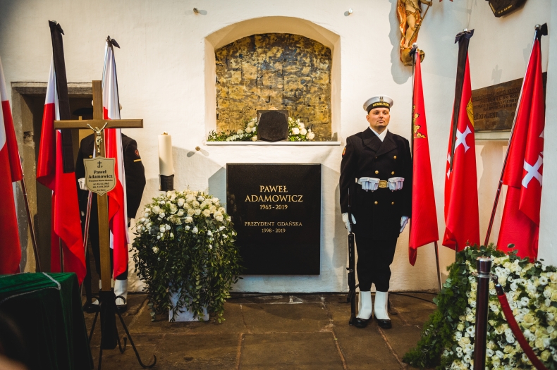 W Bazylice Mariackiej pochowano prezydenta Gdańska Pawła Adamowicza - GospodarkaMorska.pl