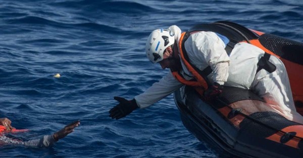 Papież modlił się za ofiary katastrof na morzu i zamachu w Kolumbii - GospodarkaMorska.pl