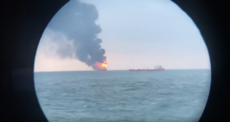 Pożary statków w pobliżu Cieśniny Kerczeńskiej. Wiele ofiar (wideo) - GospodarkaMorska.pl