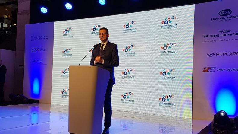 Morawiecki: W ciągu 10-12 lat na inwestycje kolejowe przeznaczymy 100 mld zł - GospodarkaMorska.pl