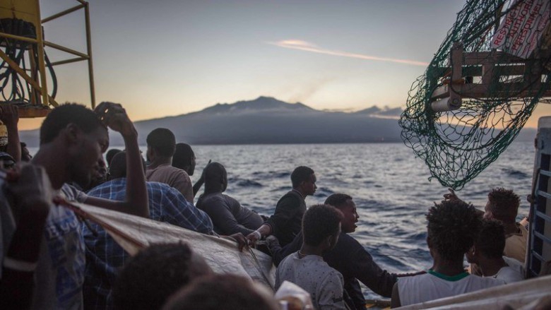 Włoski rząd: jest porozumienie ws. migrantów ze statku Sea Watch 3 - GospodarkaMorska.pl